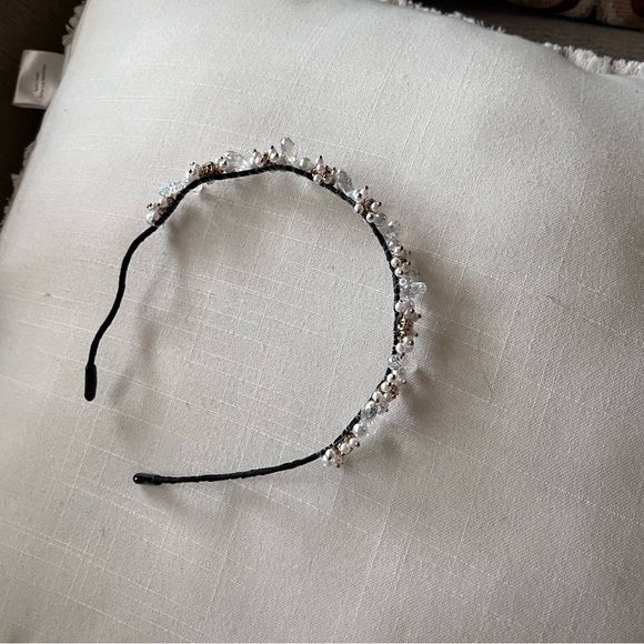 Elegant Pearl and Crystal Headband - Picture 2 of 2